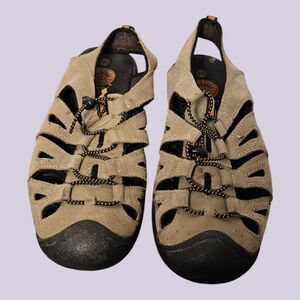 Men's Earth Spirit Casual Slip On Shoes, Size 9.  Good Condition.  ITEM #4020